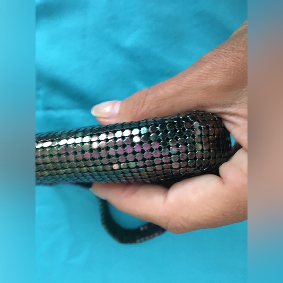 RARE 90’s EUC small iridescent chainmail purse/wristlet with snap closure. - Picture 5 of 6